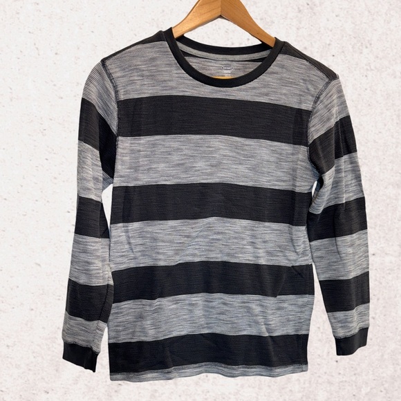 Old Navy Black and Gray Striped Long Sleeve Tee - Picture 1 of 4